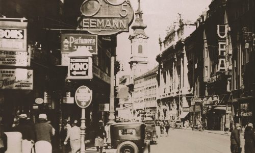 1930er, Taborstraße mit Kinowerbung