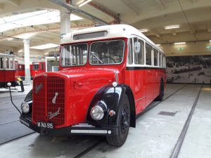 Historischer Bus im Tramwaymuseum
