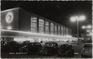 Der neue Westbahnhof bei Nacht, HDH-Verlag, um 1957 © Wien Museum